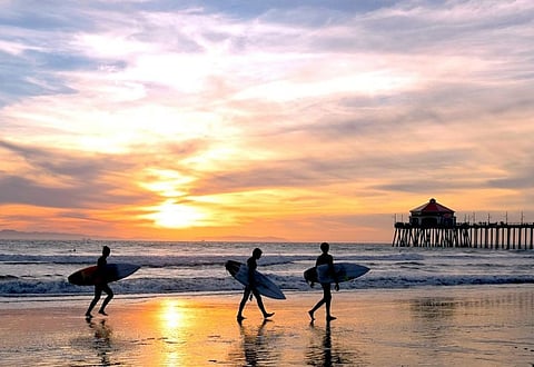 ركوب الأمواج - أرشيفية