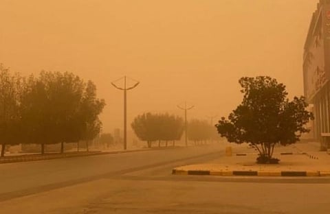 «الأرصاد»: عوالقٌ ترابية على محافظتي جدة ورابغ