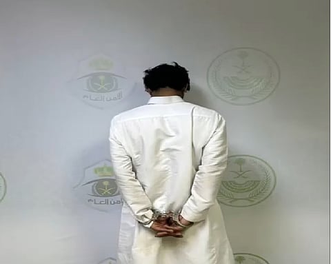 القبض على مقيم لتحرشه بحدث
