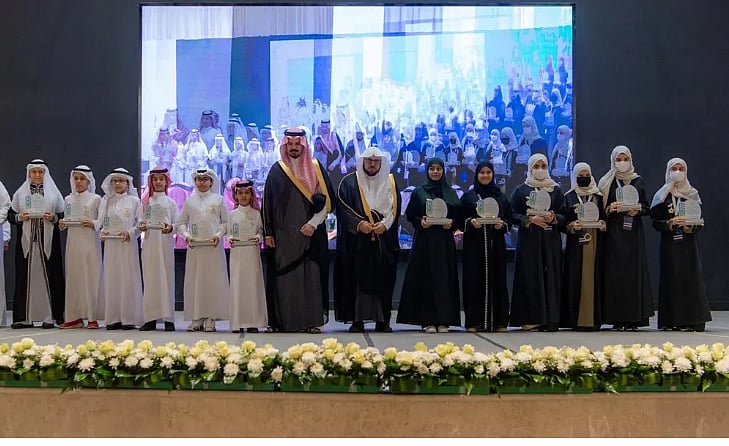 الأمير سلمان بن سلطان يرعى حفل تكريم الكفاءات المتميزة بتعليم المدينة المنورة