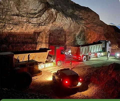 ضبط 3 مخالفين لنظام البيئة لاستغلالهم الرواسب بمنطقة مكة المكرمة