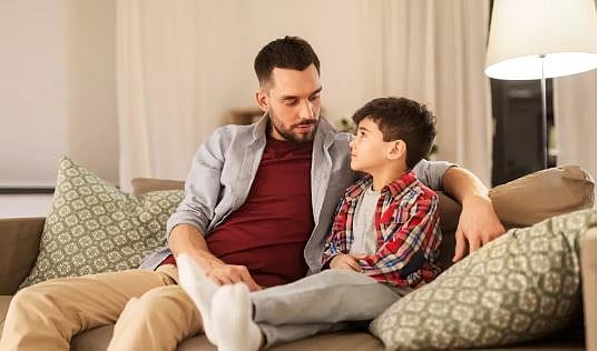 إجبار الآباء لأبنائهم على تنفيذ سلوكياتهم أمر سلبي ويخلق أصحاب مهن غير فعالين