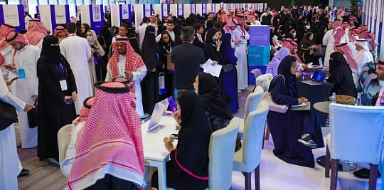 اختتام “برنامج طويق للتوظيف” بأكثر من 6,000 مقابلة وظيفية للخرّيجين