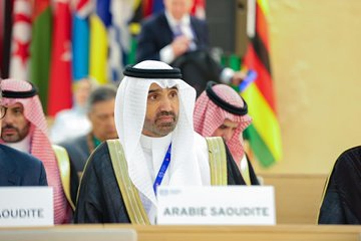 وزير الموارد البشرية يترأس وفد المملكة المشارك في مؤتمر العمل الدولي في دورته 112 بجنيف وزير الموارد البشرية يترأس وفد المملكة المشارك في مؤتمر العمل الدولي في دورته 112 بجنيف