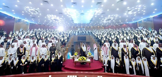 محافظ حفر الباطن يرعى حفل “تراؤف” للاحتفاء بـ 2193 خريجاً وخريجة