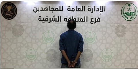 دوريات الإدارة العامة للمجاهدين بالمنطقة الشرقية تقبض على شخص لترويجه الشبو