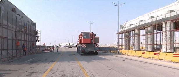 بدء الأعمال التحويلية لرفع جسر معبر الإبل بطريق «الدمام