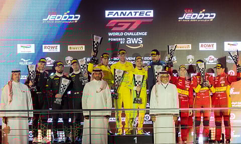 نائب وزير الرياضة يتوّج الفائزين في سباق "سال جدة جي تي 2024"