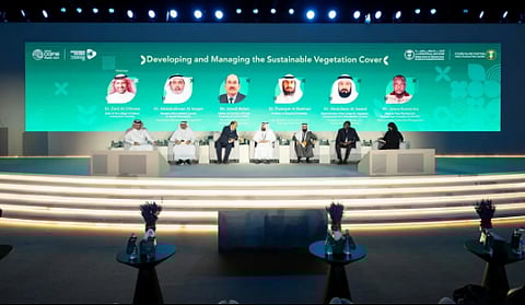 خبراء يرسمون خارطة طريق لتنمية الغطاء النباتي في المنتدى الدولي لتقنيات التشجير