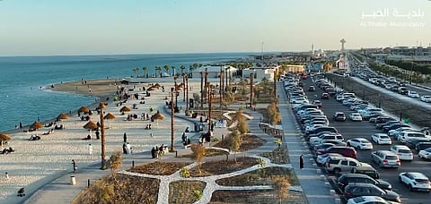 بالفيديو.. افتتاح الشاطئ الرملي بالخبر على مساحة 13 ألف م2 لدعم الجذب السياحي