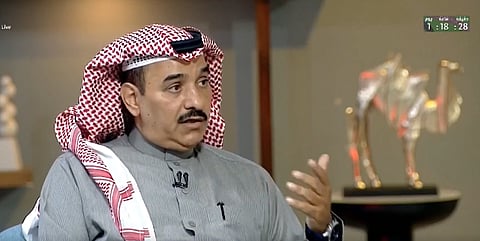 كاتب: دوام الـ «8 ساعات» لا يؤثر على الترابط بقدر أضرار مواقع التواصل 