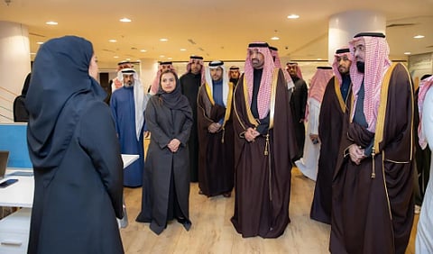 وزير الموارد البشرية يدشّن عيادات التمكين في المنطقة الشرقية