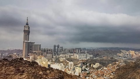 "الأرصاد" ينبّه من هطول أمطار على محافظات منطقة مكة المكرمة