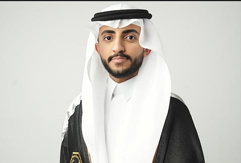 «العكاسي» يحتفل بتخرجه من جامعة الملك فهد للبترول والمعادن
