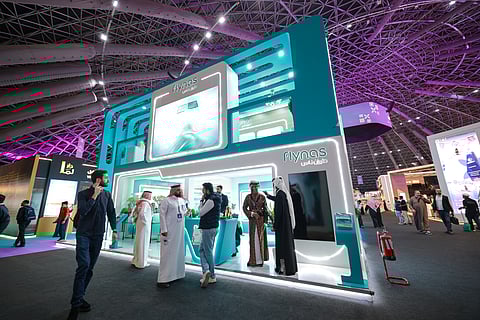 نائب أمير مكة المكرمة ووزير الحج والعمرة يكرمان "طيران ناس" لمشاركته كراعٍ ذهبي لمؤتمر ومعرض الحج 2025