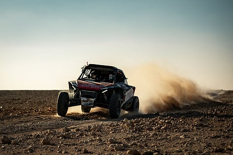 25 متسابقًا ومتسابقة يمثلون المملكة في رالي داكار السعودية 2026