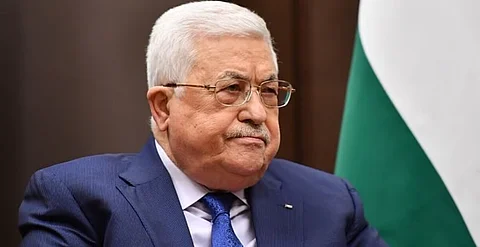 الرئيس الفلسطيني يقلد سفير المملكة غير المقيم لدى دولة فلسطين وسام نجمة القدس
