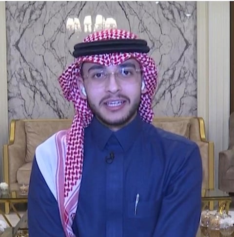  الفنان راكان آل ساعد يروي شعوره لحظة استلامه جائزة "الوجه الجديد المفضل" في Joy Awards