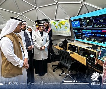 وفد غرفة نجران يزور منارة حائل الفضائية ويشيد بإنجازاتها التقنية