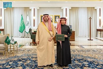 أمير الجوف يكرِّم الطالب المتميز على مستوى دول مجلس التعاون