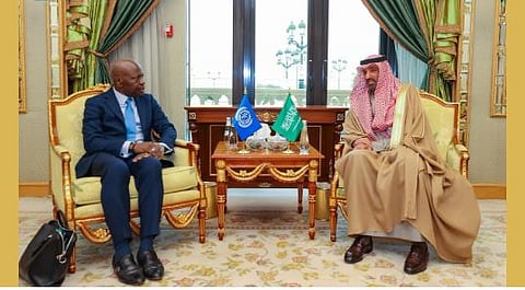 بهدف تطوير الكوادر الوطنية.. وزير الموارد البشرية يلتقي مدير عام منظمة العمل الدولية