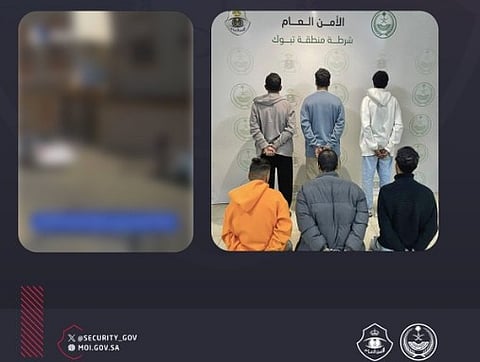 شرطة تبوك تقبض على أطراف حادثة حرق مركبة بمكان عام