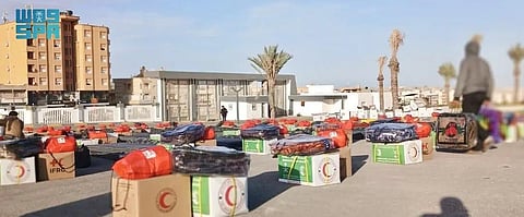 مركز الملك سلمان للإغاثة يوزّع 600 سلة غذائية بليبيا