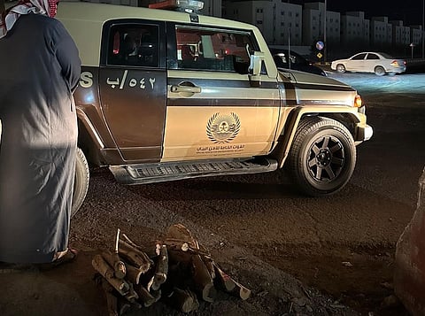 القوة الخاصة لأمن الطرق بمنطقة القصيم تضبط مخالفًا لنظام البيئة