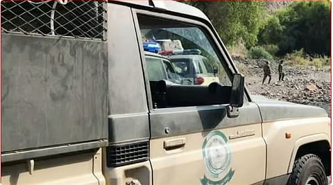 القبض على مواطن بمنطقة جازان لنقله مخالفين لنظام أمن الحدود