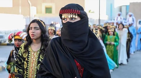 بالأزياء الشعبية.. هكذا احتفل المواطنين والأطفال في المملكة بيوم التأسيس