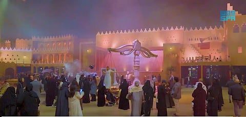 «خيال السوق» تجذب زوّار موسم الدرعية بعروض مبهرة 