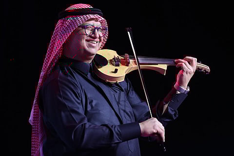 العازف محمود سرور: معزوفة «انت ملك» غيرت حياتي ويجب علينا كفنانيين أن نقف احترامًا للجمهور السعودي