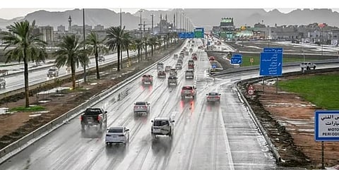 طقس المملكة الأربعاء.. أمطار رعدية وسيول  بزخات من البرد ورياح نشطة على عدة مناطق