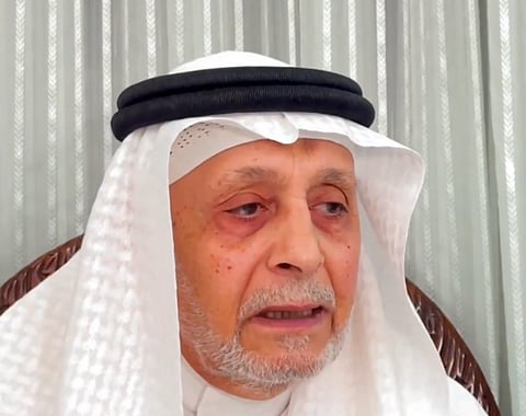 قصة 38 عاما في مكبرية المسجد النبوي.. «مهلهل» يروي مسيرة عمر