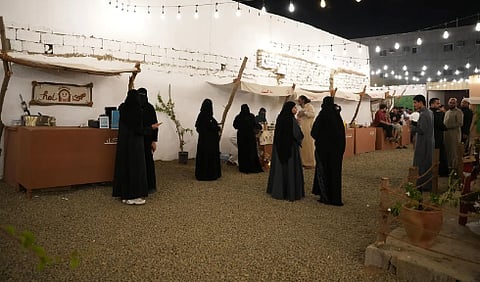 "بيش البلد" يفتتح سوقه الرمضاني وسط حضور كبير وأجواء تراثية