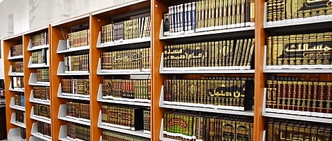 بأكثر من 7 آلاف كتاب.. مكتبة المسجد الحرام نافذة ثقافية بالحرم المكي  