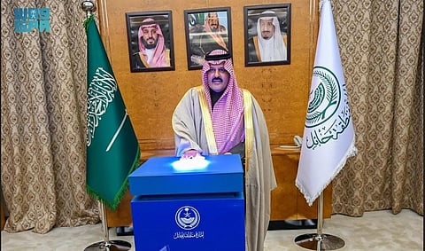 أمير حائل يدشّن حملة «جسر الأمل» بالمنطقة