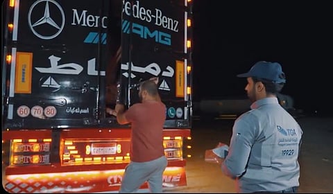 «العامة للنقل» تكثف حملاتها الرقابية على الشاحنات الأجنبية المخالفة داخل المملكة