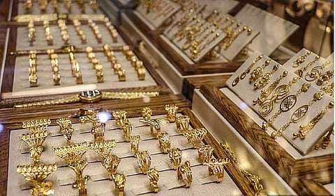 الذهب يرتفع مع ترقب خفض الفائدة الأمريكية