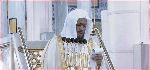 خطيب المسجد النبوي: اللهم ارفع عن فلسطين البلاء والضر وانصر أبناءها