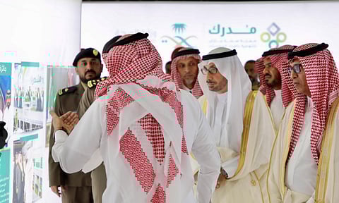 وكيل إمارة جازان للشؤون الأمنية يطلع على معرض "مدرك" للتوعية بأضرار المخدرات
