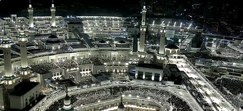 «ليلة الـ 27».. «السديس» يؤم جموع المصلين في صلاة المغرب بالحرم المكي