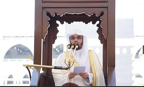 خطيب المسجد الحرام: أداء زكاة الفطر من أعظم ما يُختم به شهر رمضان