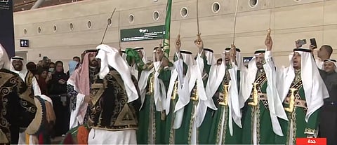 بالعرضة.. مطار الملك عبد العزيز يستقبل المسافرين في العيد 