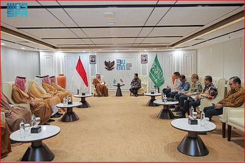 وزير الصناعة يناقش الفرص المشتركة في قطاعي الصناعة والتعدين مع مسؤولين حكوميين في إندونيسيا