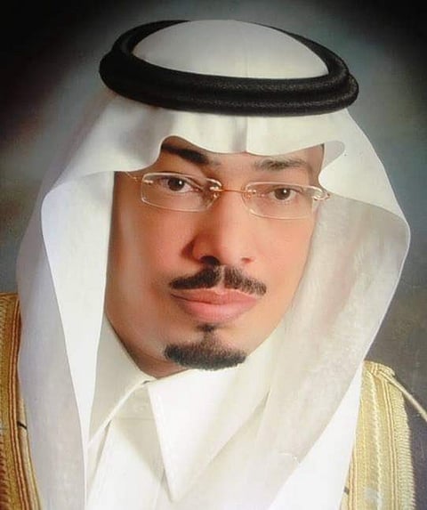 الكاتب الإعلامي علي الجبيلي يتلقى العلاج في العناية المركزة بمستشفى الحياة الوطني بجازان

