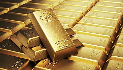  الذهب يرتفع مدعومًا بتراجع الدولار
