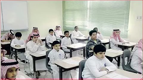 هل تقدم «جروبات» المدارس فائدة أم مساحة للتأثير السلبي؟.. خبيرة توضح