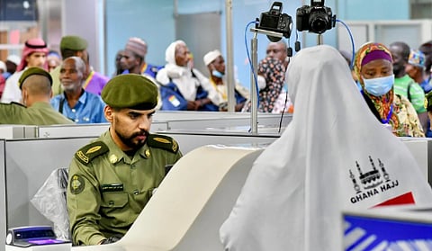 جوازات مطار الأمير محمد بن عبدالعزيز تستقبل أولى رحلات ضيوف الرحمن القادمين من غانا 