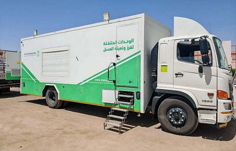  فرع وزارة البيئة بالمدينة المنورة يُعلن بدء جولات الوحدة المتنقلة لفرز وتعبئة العسل